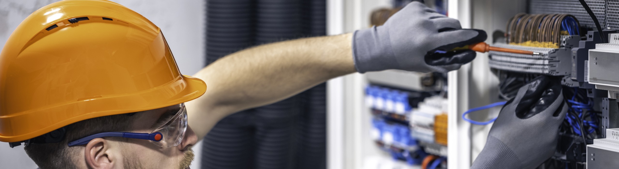 Come eseguire il rifacimento impianti elettrici Modena
