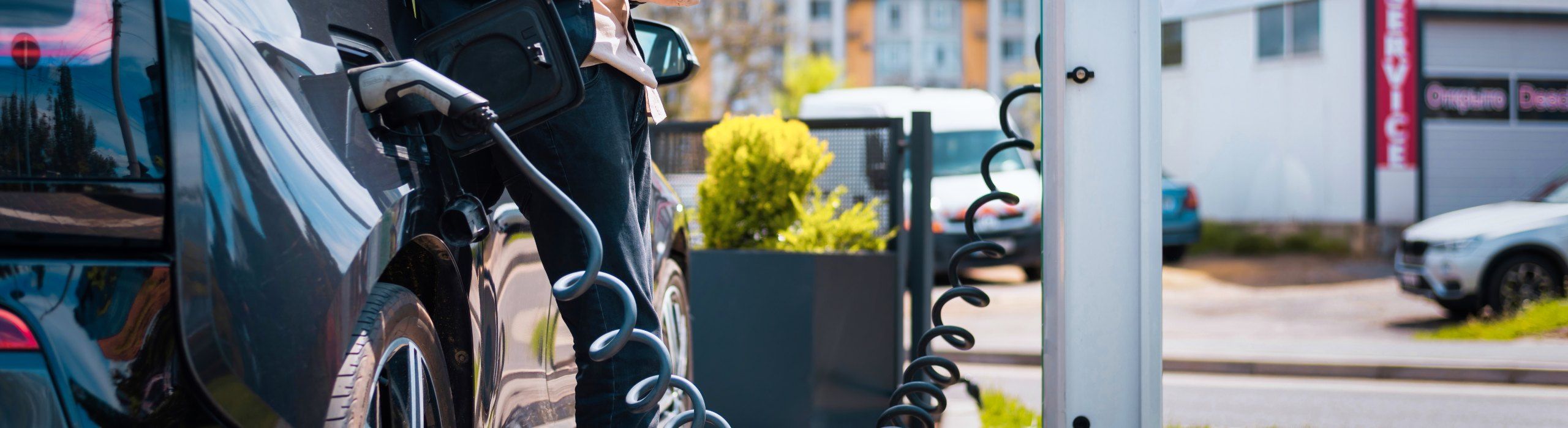 Supporto per wallbox: scopri come si installa e a cosa serve